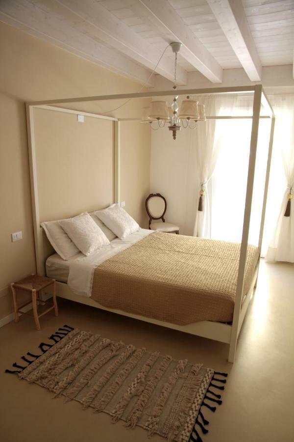 Vanilla Apartment